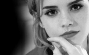 Dans une interview, Emma a reconnu avoir un TDAH, et expliquait qu’elle avait eu du mal durant son enfance à maintenir l’équilibre entre sa vie d’actrice et ses études.